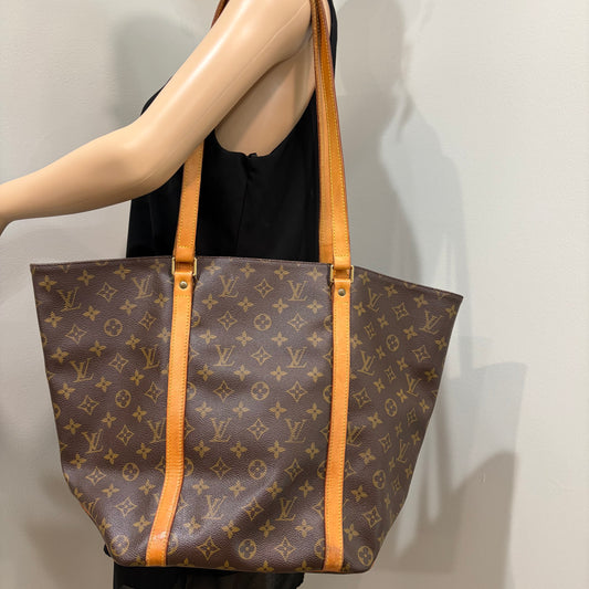 #1111 LOUIS VUITTON Sac Shopping Tote