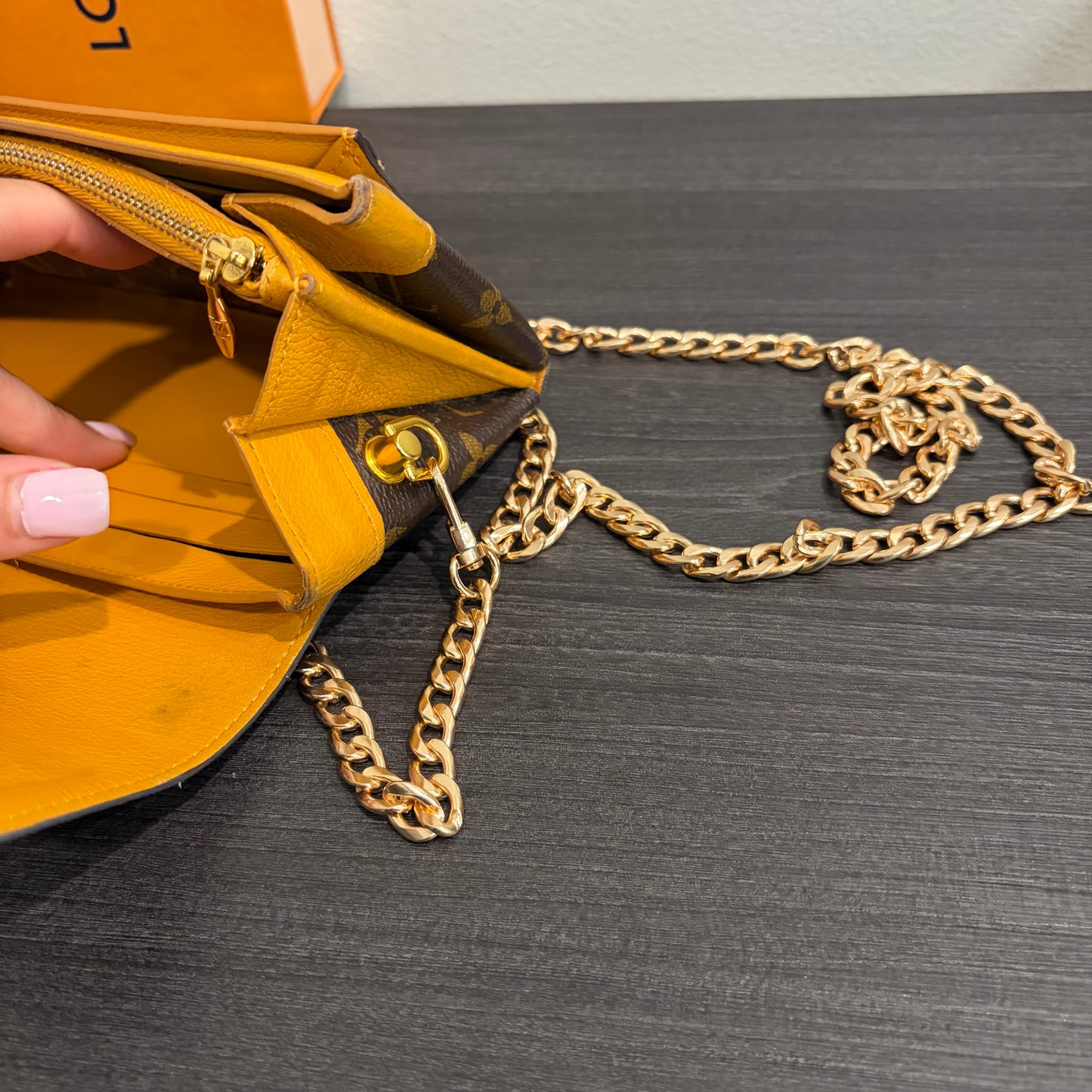 #1101-01 LOUIS VUITTON Limited Edition Portefeuille Elysee Wallet with Removable Chain