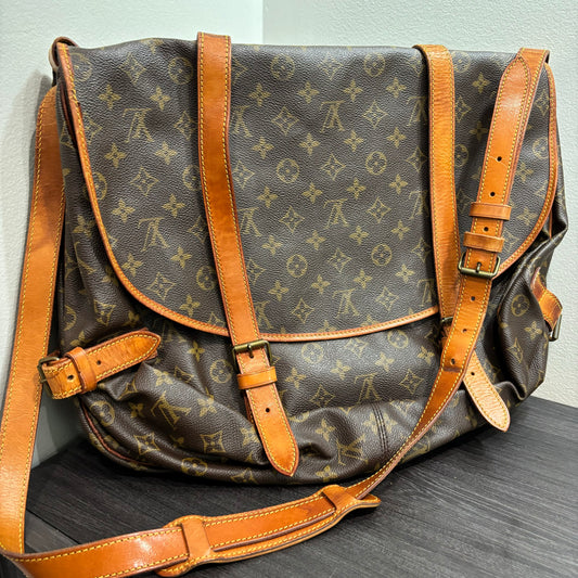 #321 LOUIS VUITTON Saumur 43