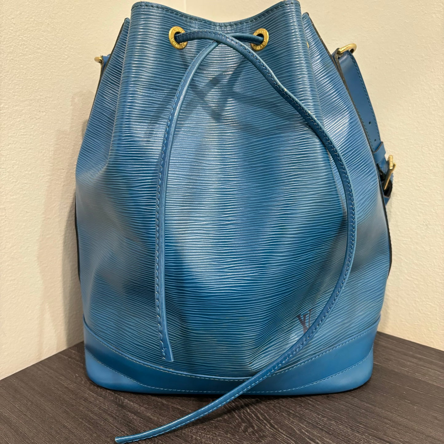 CLEARANCE #317 LOUIS VUITTON EPI Noe GM