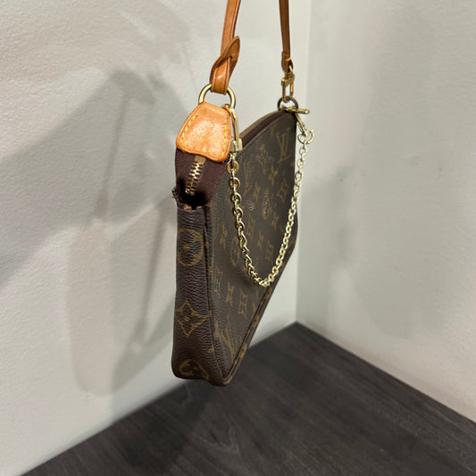#268 LOUIS VUITTON Pochette