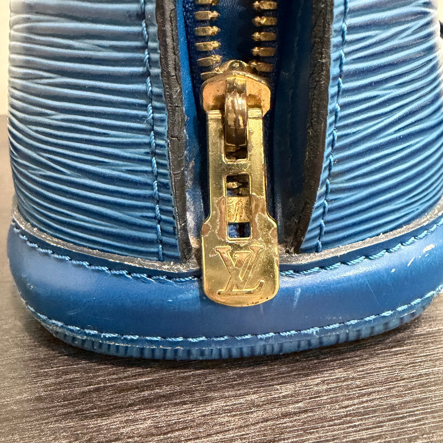 #8276 LOUIS VUITTON Blue Epi Lussac GM