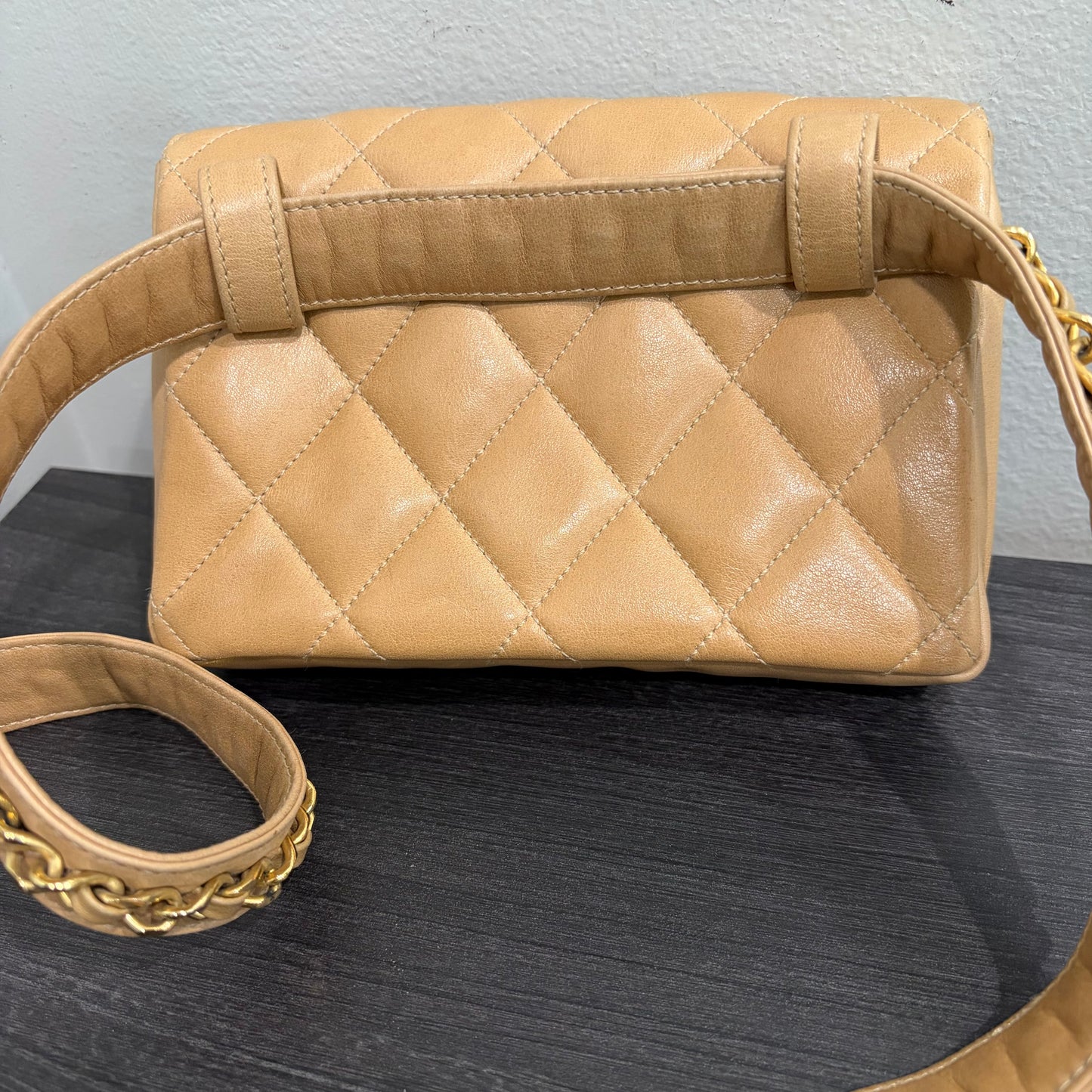 #1103 CHANEL Vintage Beige Lambskin Belt Bag