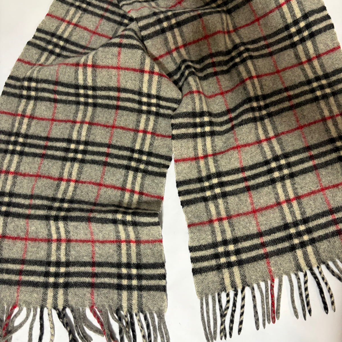 #115 BURBERRY Scarf