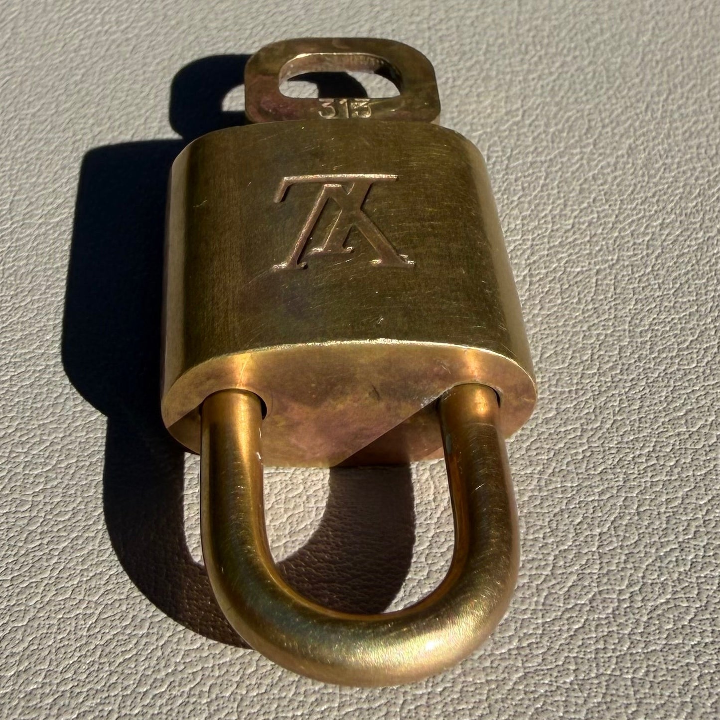 #1101-12 LOUIS VUITTON Lock & Key No. 313