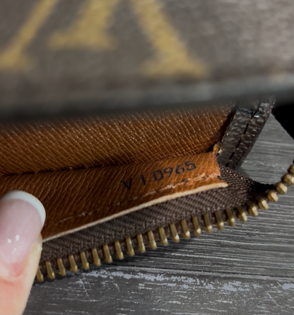 8885 LOUIS VUITTON Monogram Babylone Tote