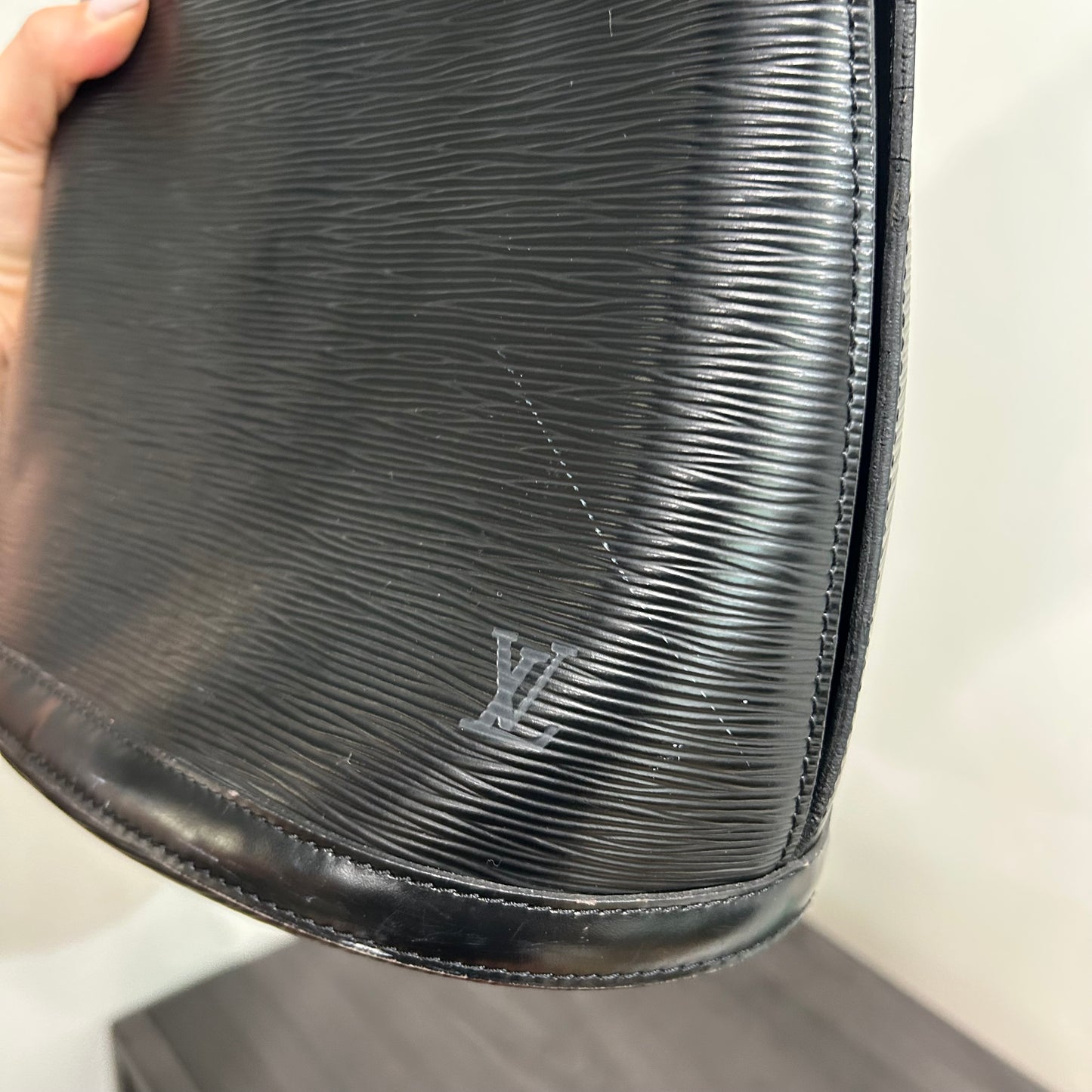 #261 LOUIS VUITTON Epi Cluny