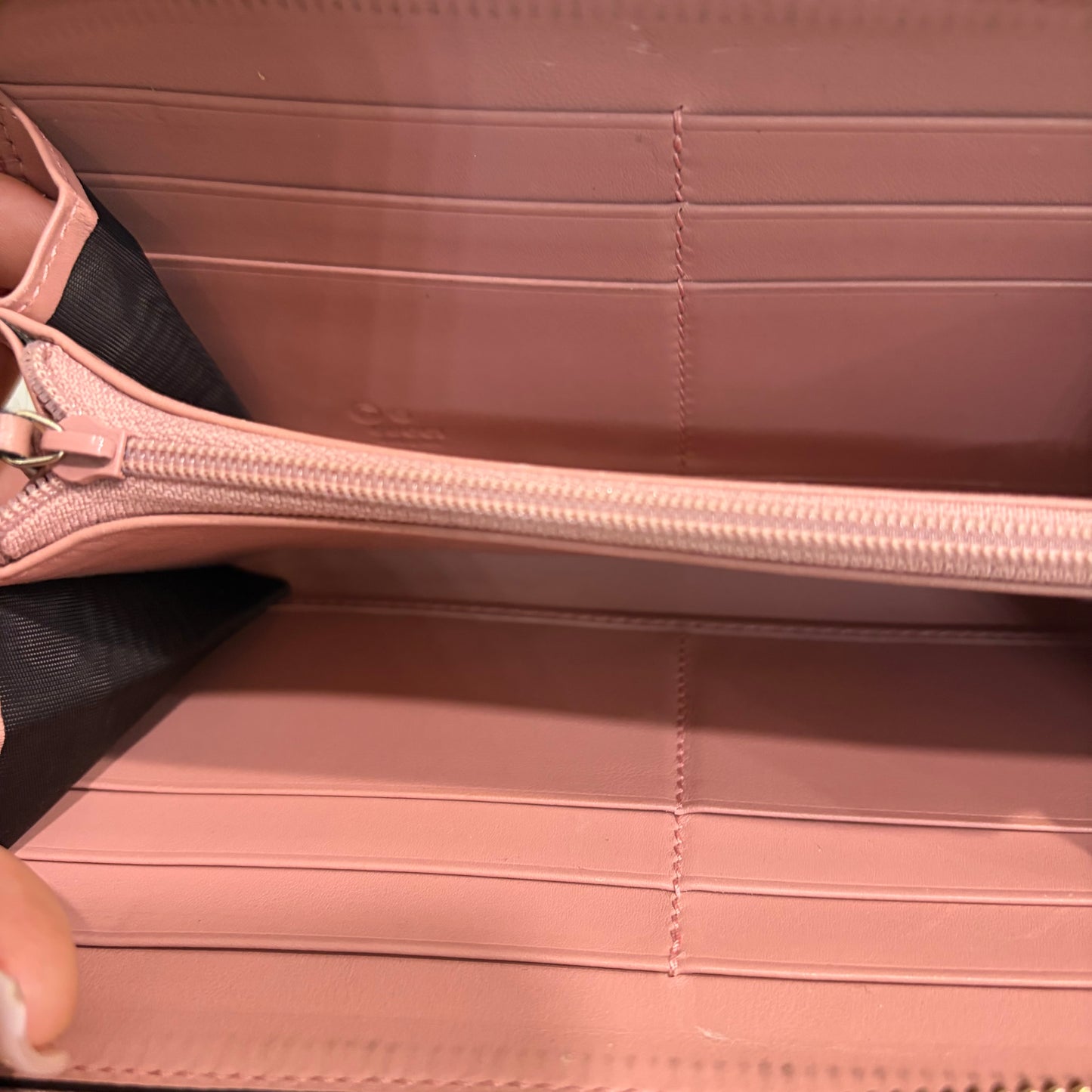 #1101-18 GUCCI Pink Guccissima Zip Wallet