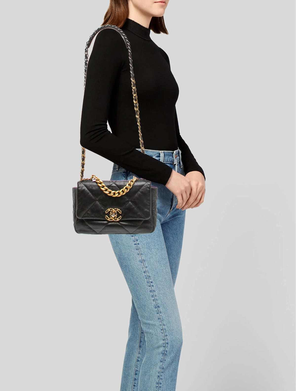 CHANEL 19 Black(Oct 31)