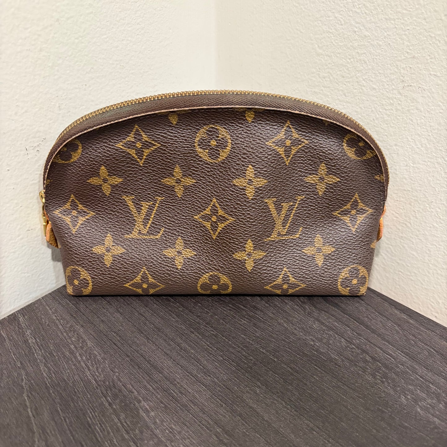 8909 LOUIS VUITTON Monogram Cosmetic Pouch