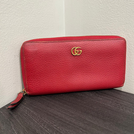 SOLD! Gucci Zip Wallet