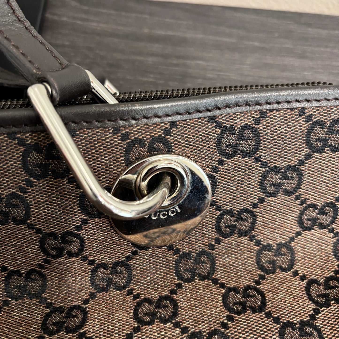 8877 GUCCI Brown Canvas Eclipse Tote