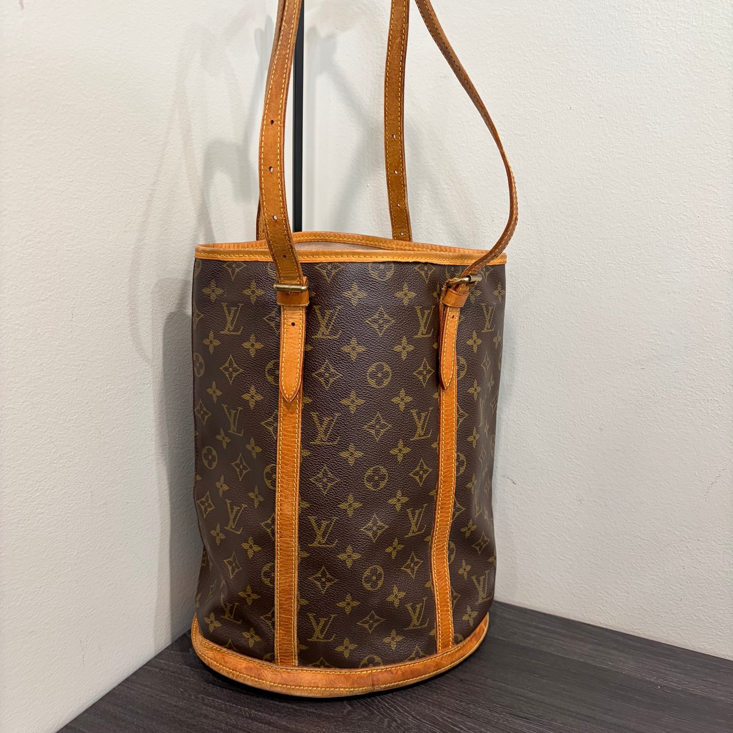 #8202 LOUIS VUITTON Monogram Bucket GM