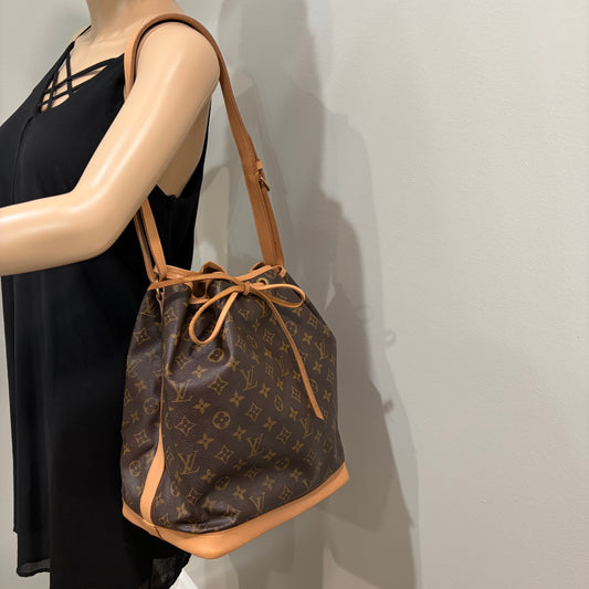#3219 LOUIS VUITTON Monogram Noe