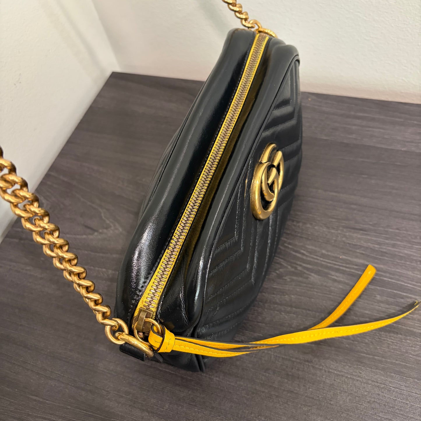#1182 GUCCI GG Marmont Black Leather Matelassé Chevron Crossbody Bag