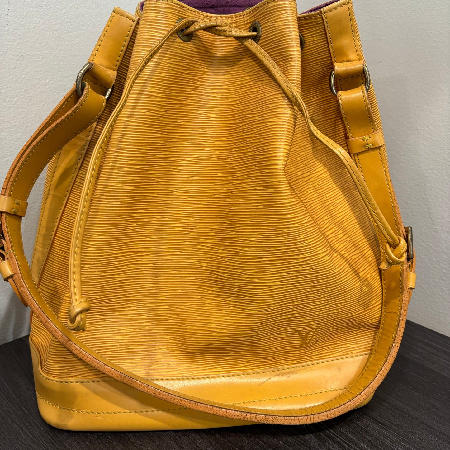 #304 LOUIS VUITTON EPI Noe GM
