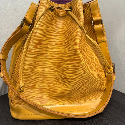 #304 LOUIS VUITTON EPI Noe GM