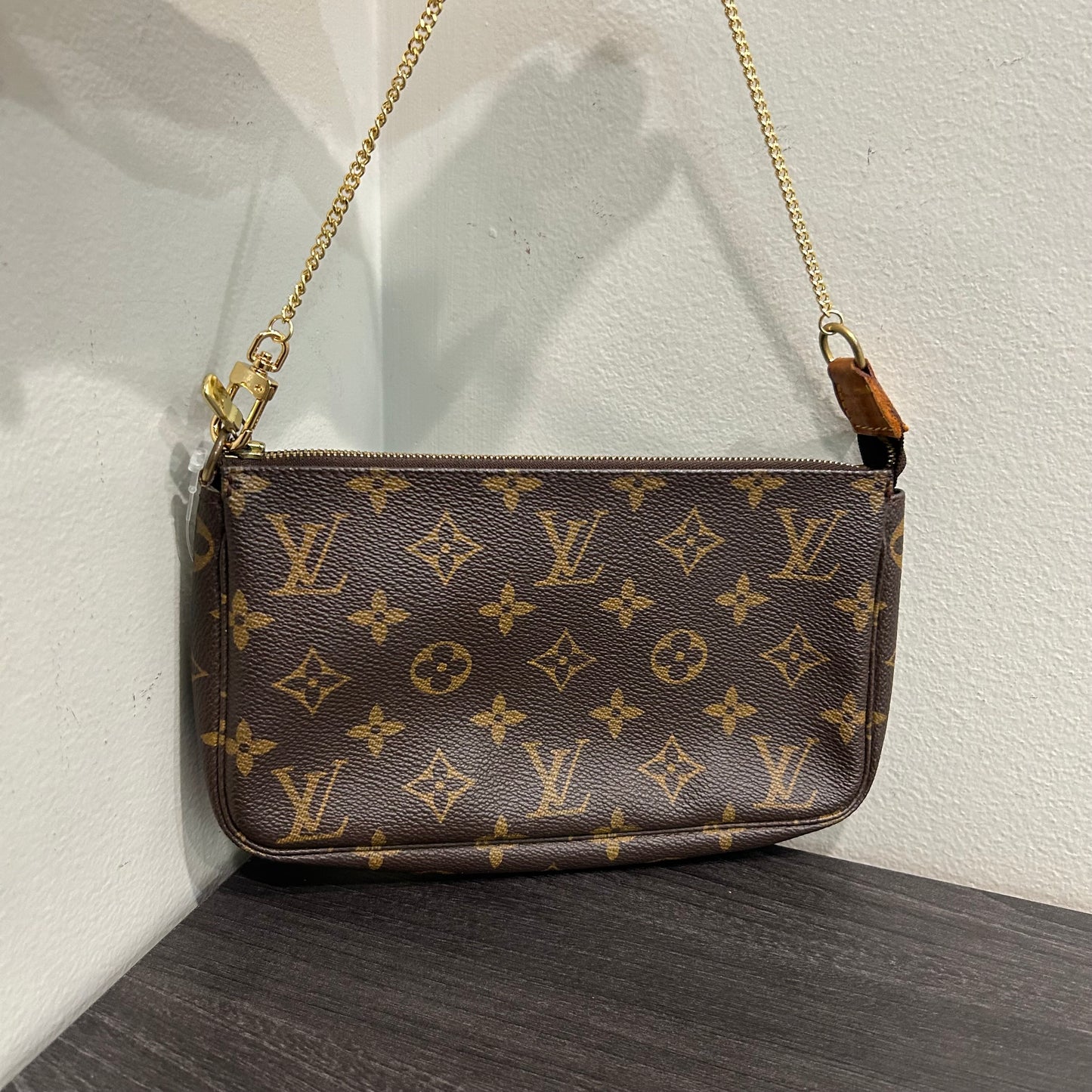 CLEARANCE #1009 LOUIS VUITTON Monogram Pochette