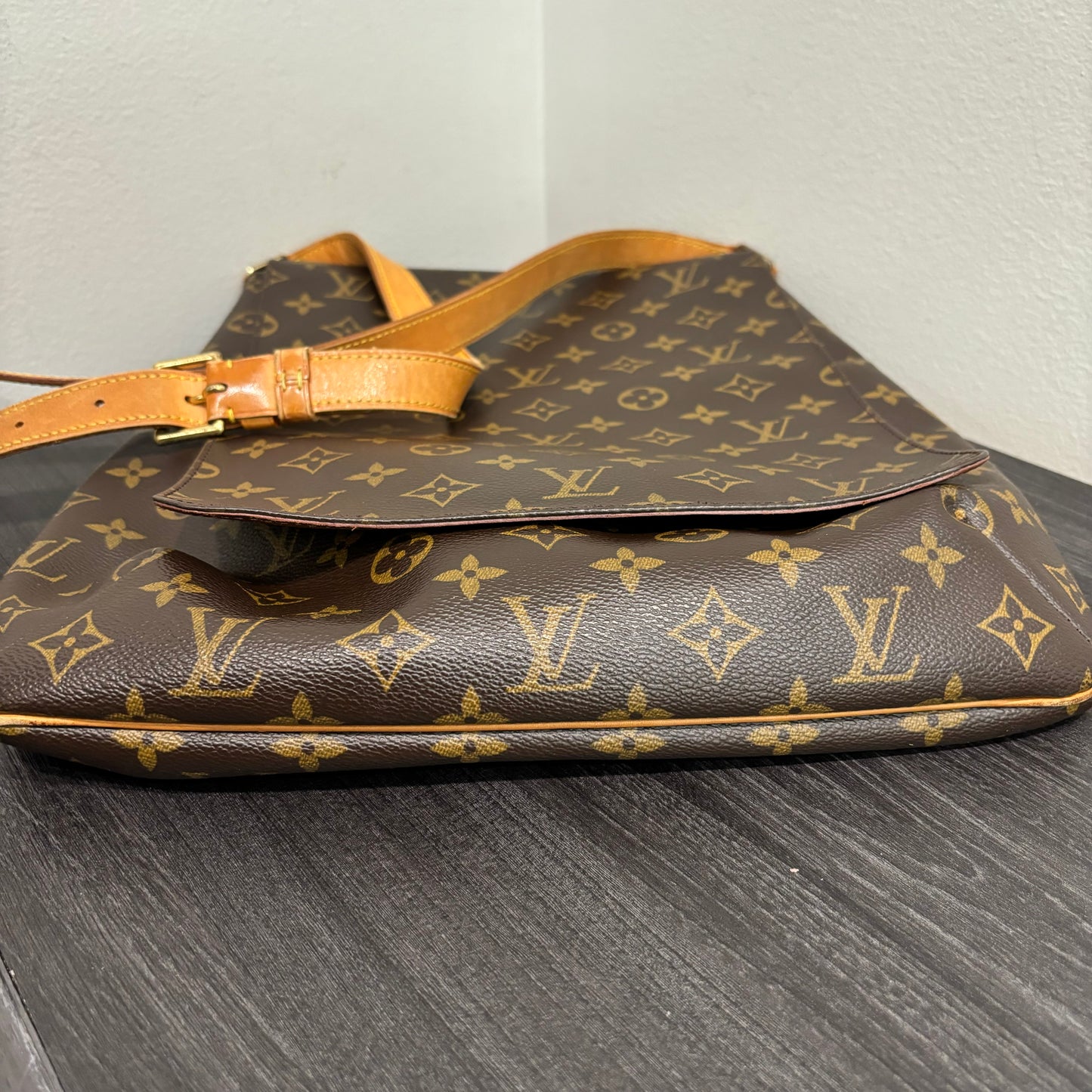 #335 LOUIS VUITTON Musette
