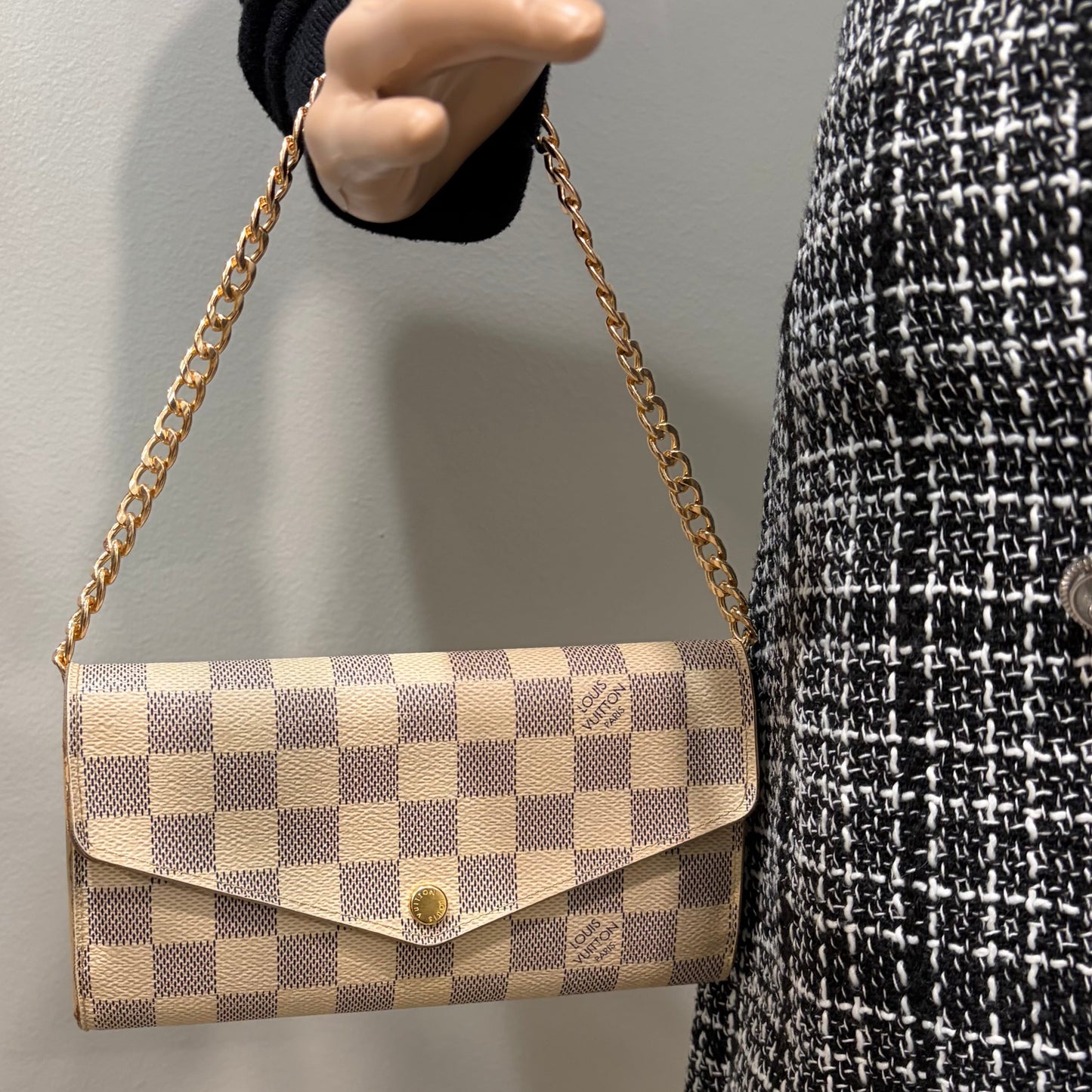 BF-02 LOUIS VUITTON Damier Azur Wallet