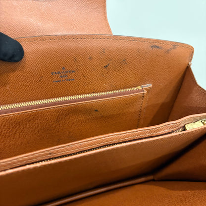 BF-05 LOUIS VUITTON Monogram Courcelles Clutch