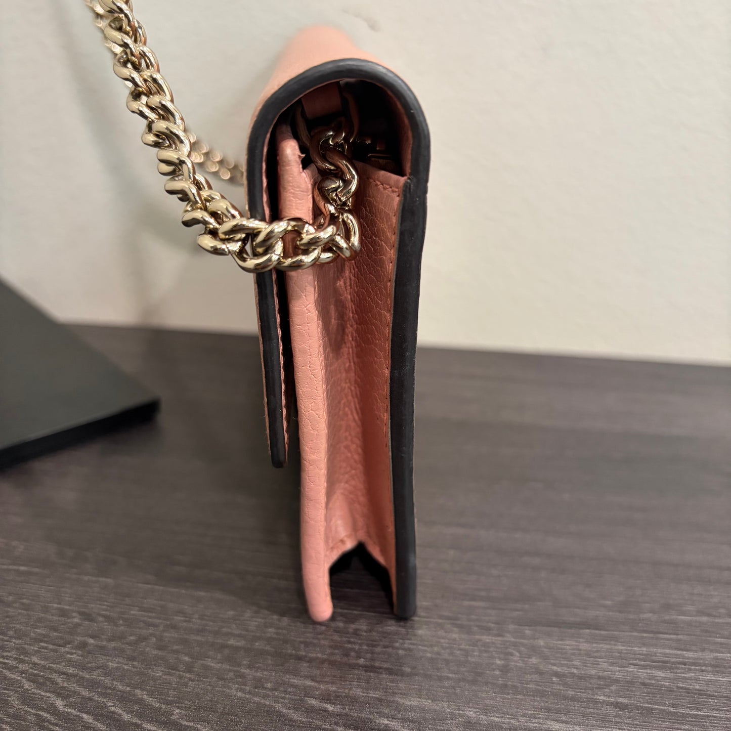 #9106 GUCCI Interlocking G Pink Leather Wallet on Chain