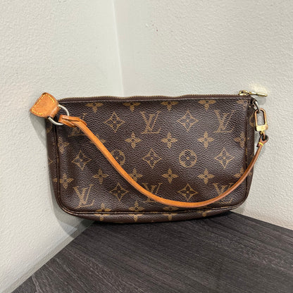 #403 LOUIS VUITTON Pochette