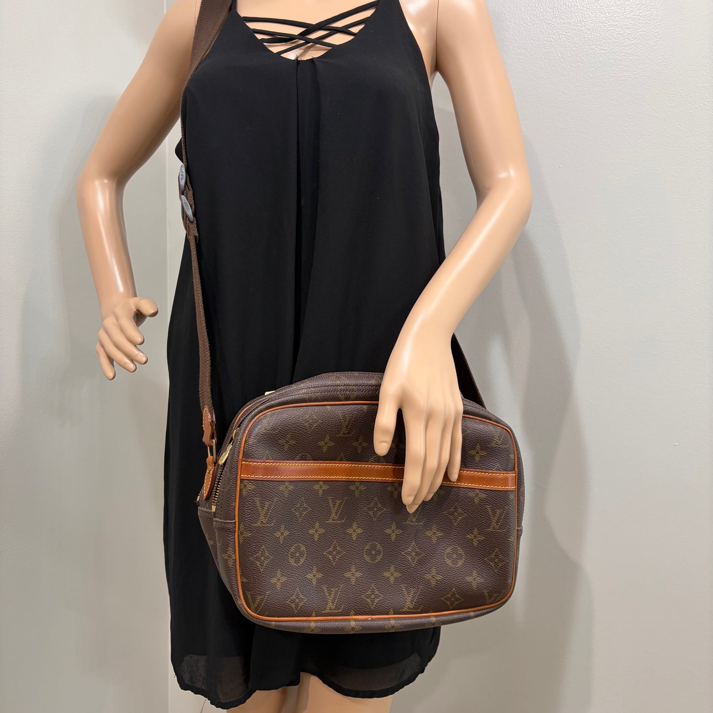 #1127 LOUIS VUITTON Monogram Reporter PM