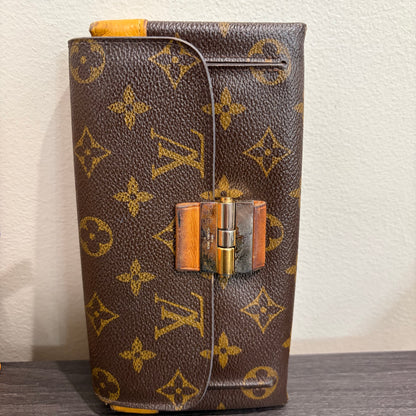 #1101-01 LOUIS VUITTON Limited Edition Portefeuille Elysee Wallet with Removable Chain