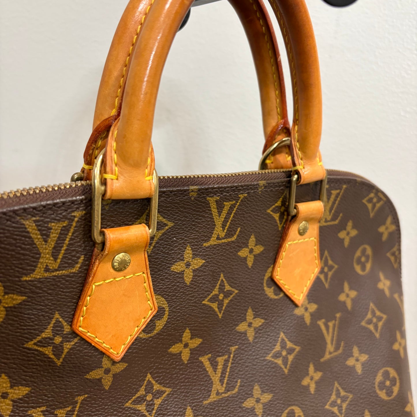 8897 LOUIS VUITTON Monogram Alma PM