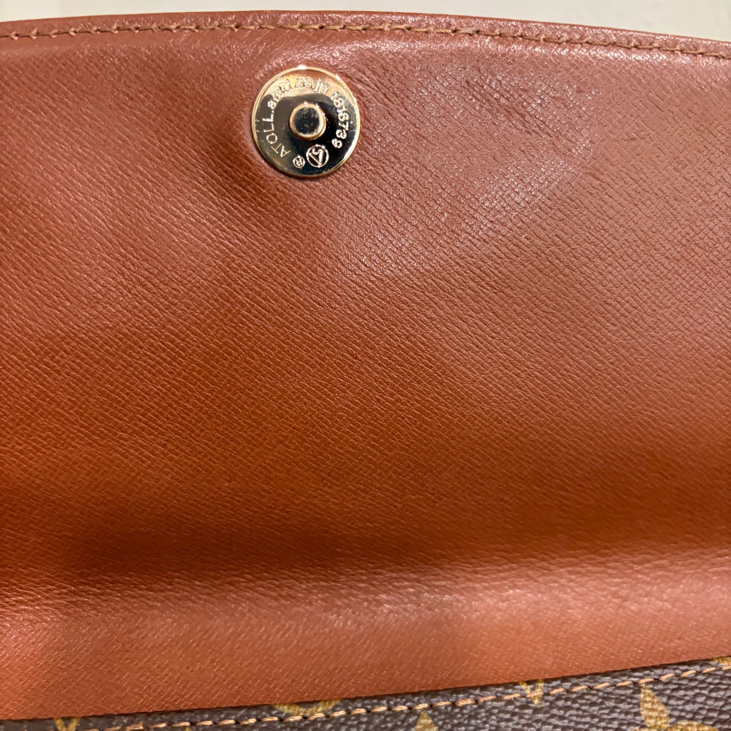 #1101-08 LOUIS VUITTON Monogram Dame 28 with Removable Chain