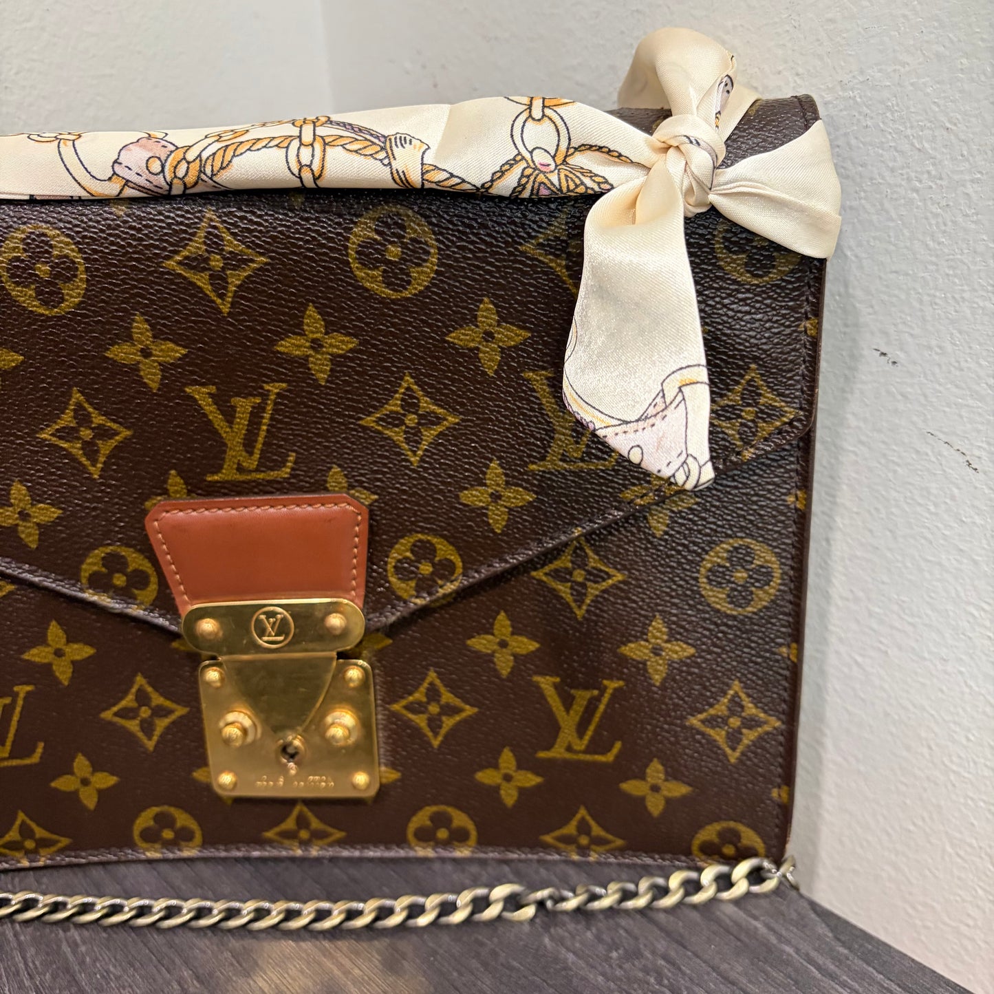 #1101-15 LOUIS VUITTON Monogram Monceau 27 with Removable Chain