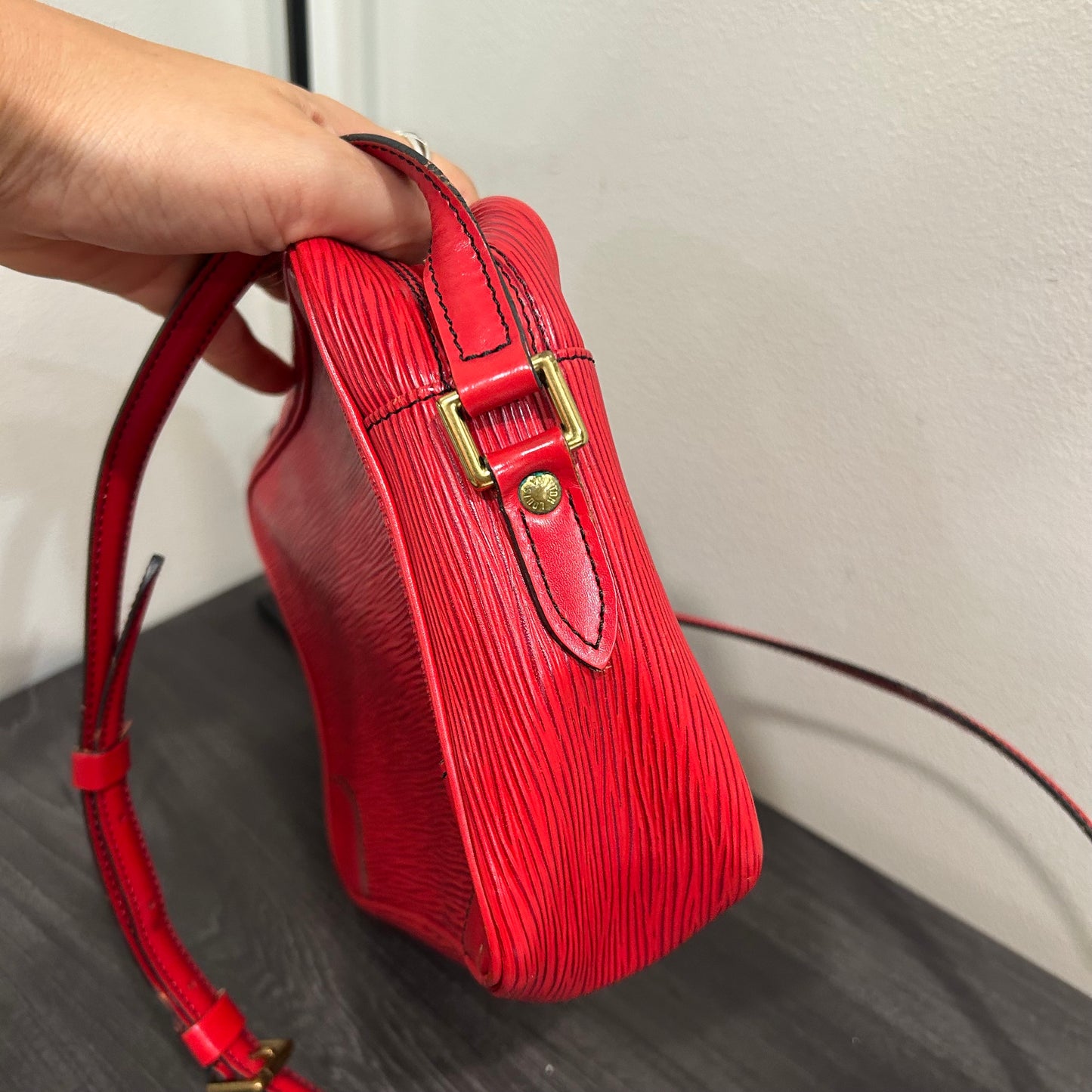 1078 LOUIS VUITTON Epi Trocadero 28