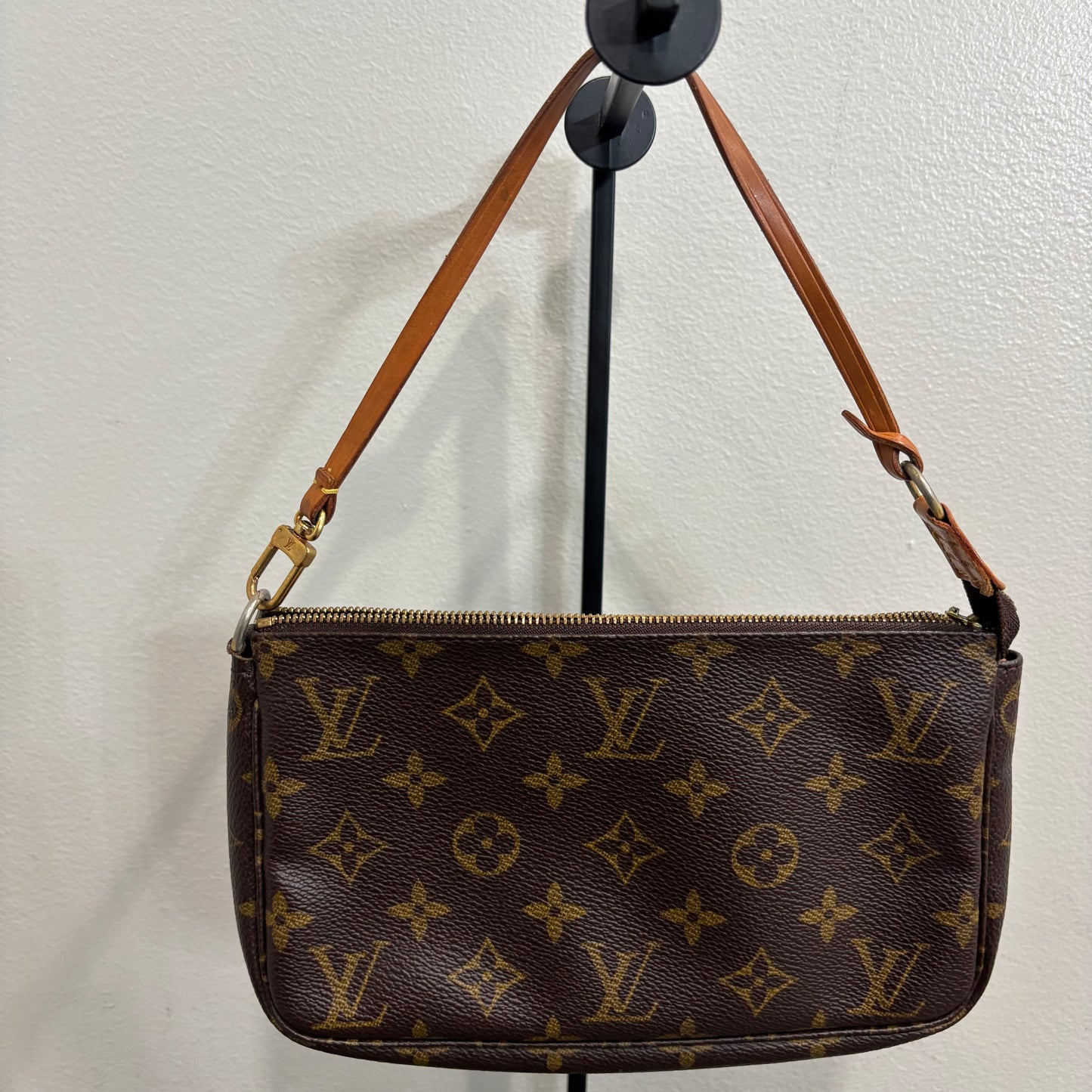 1124 LOUIS VUITTON Pochette