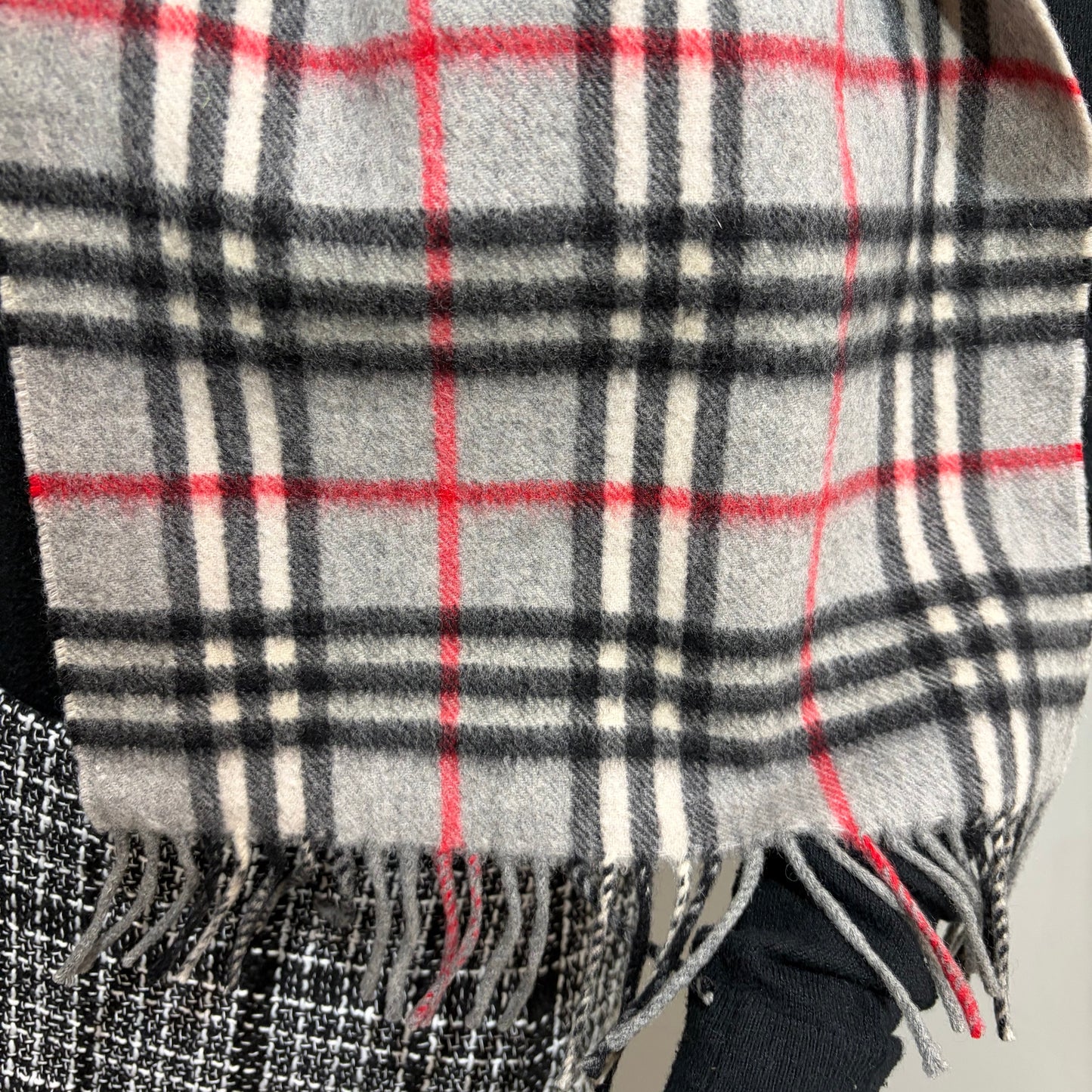 #8269 Vintage BURBERRY Gray Check 100% Cashmere Scarf Stole