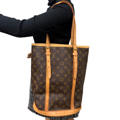 #8240 LOUIS VUITTON Monogram Bucket GM