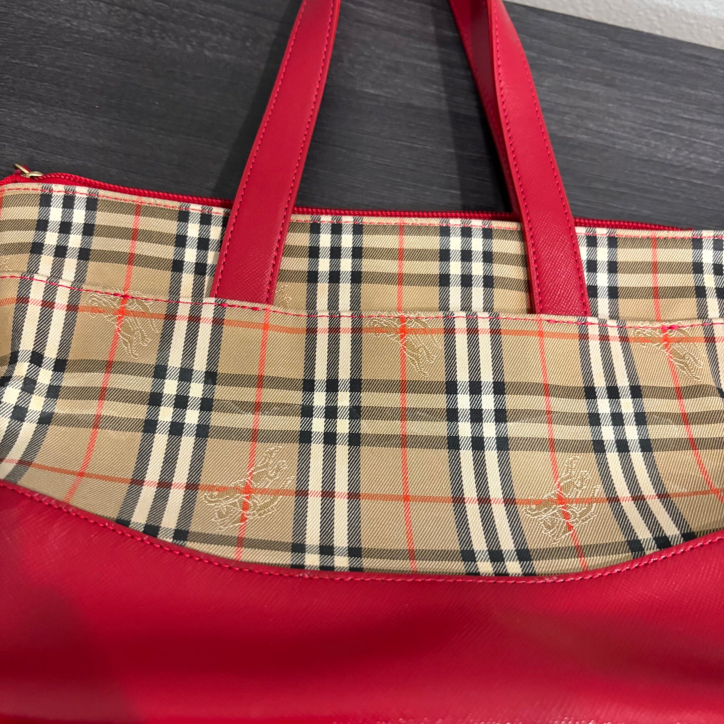 8890 BURBERRY Tote