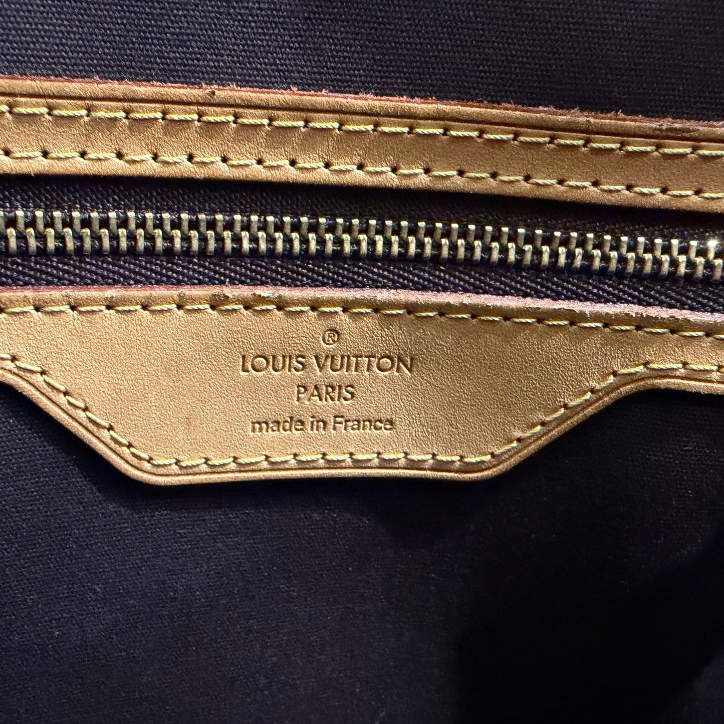 #8241 LOUIS VUITTON Amarante  Vernis Brea MM