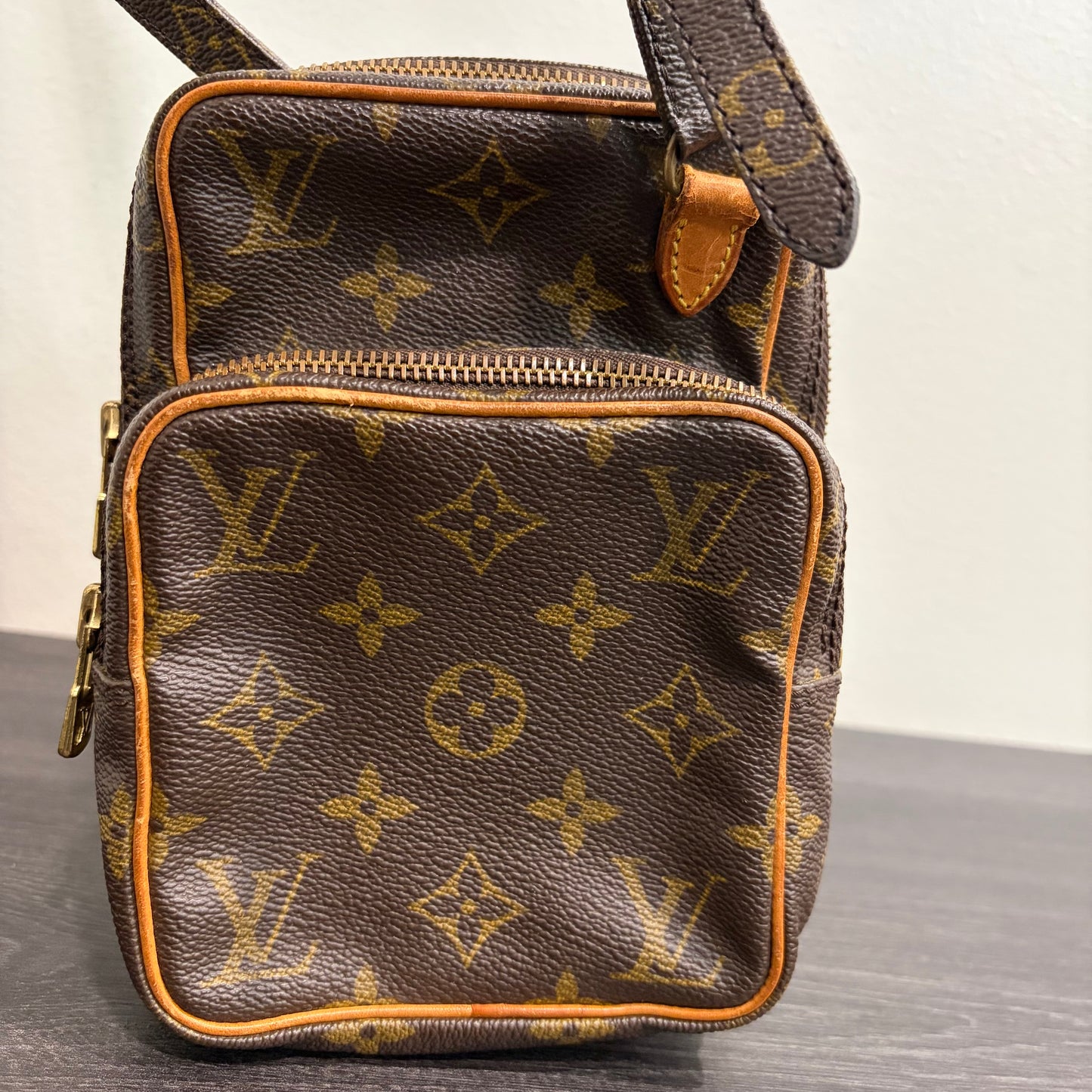 8910 LOUIS VUITTON Monogram Amazone PM Crossbody