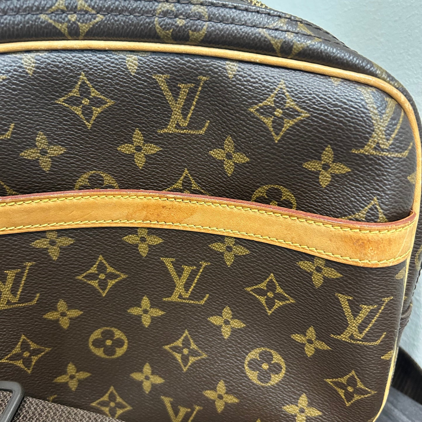 #414 LOUIS VUITTON Reporter PM