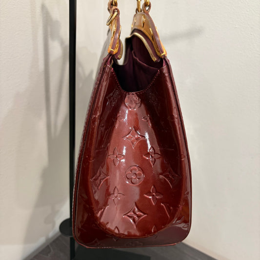 8891 LOUIS VUITTON Burgundy Vernis Brea MM