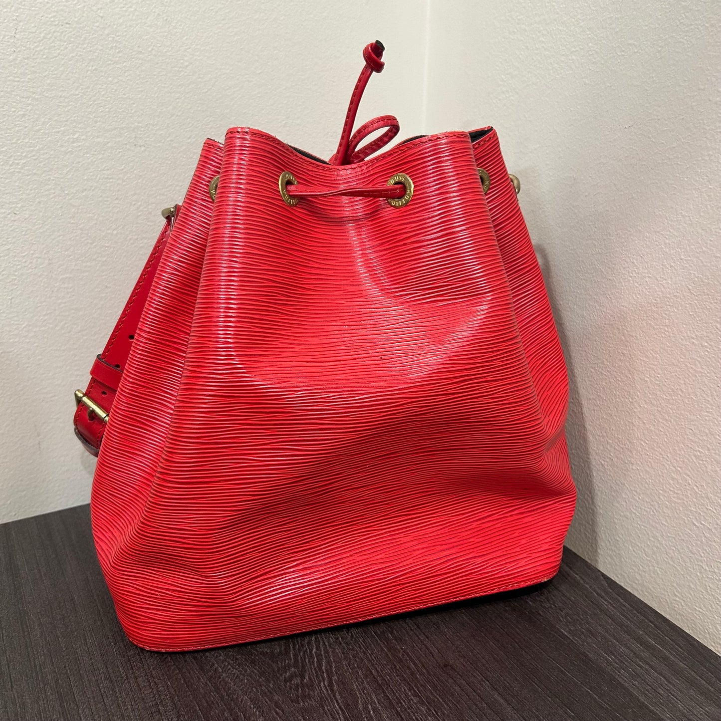 #412 LOUIS VUITTON Epi Petit Noe