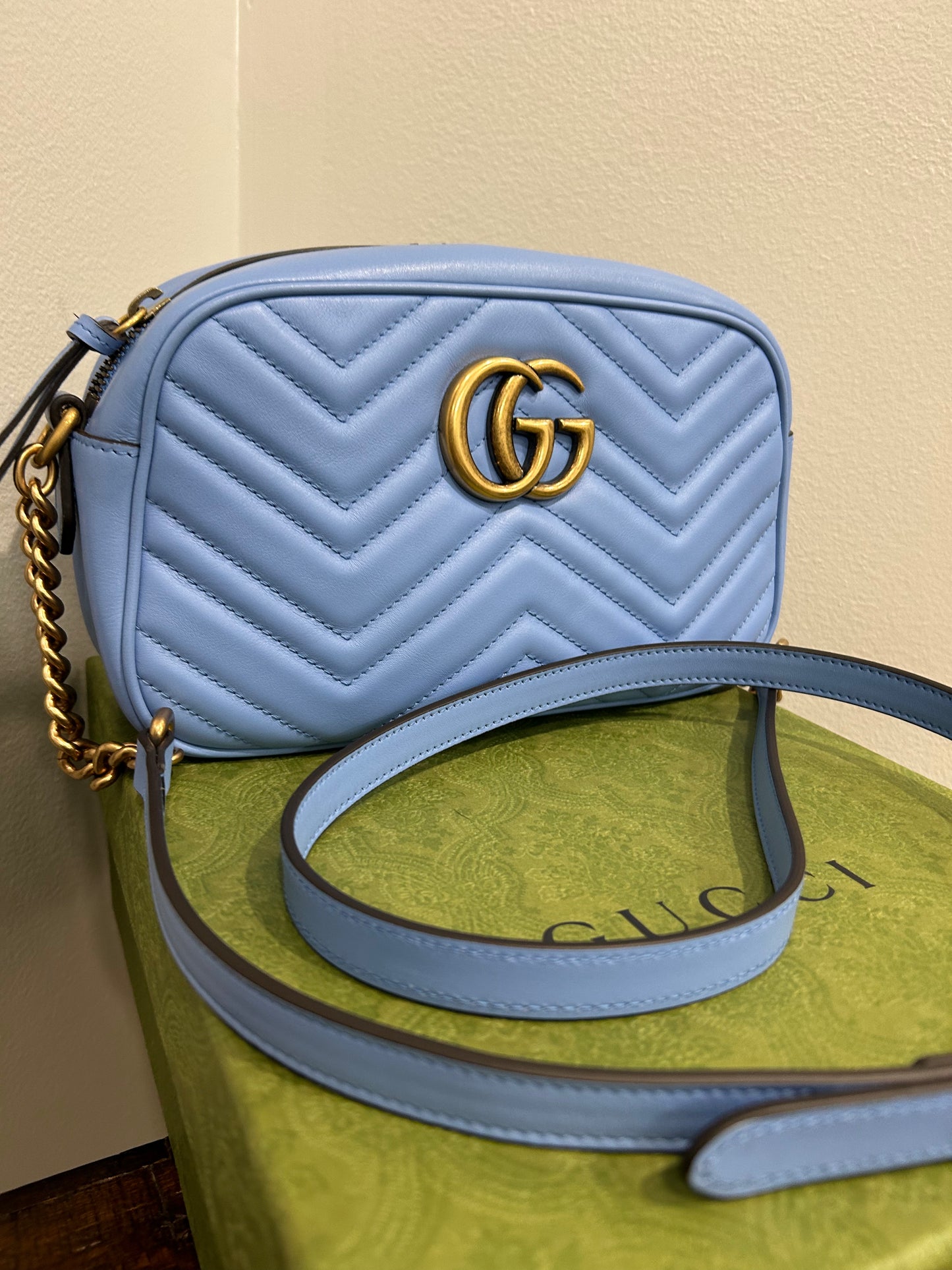 NEW GUCCI GG MARMONT SMALL SHOULDER BAG