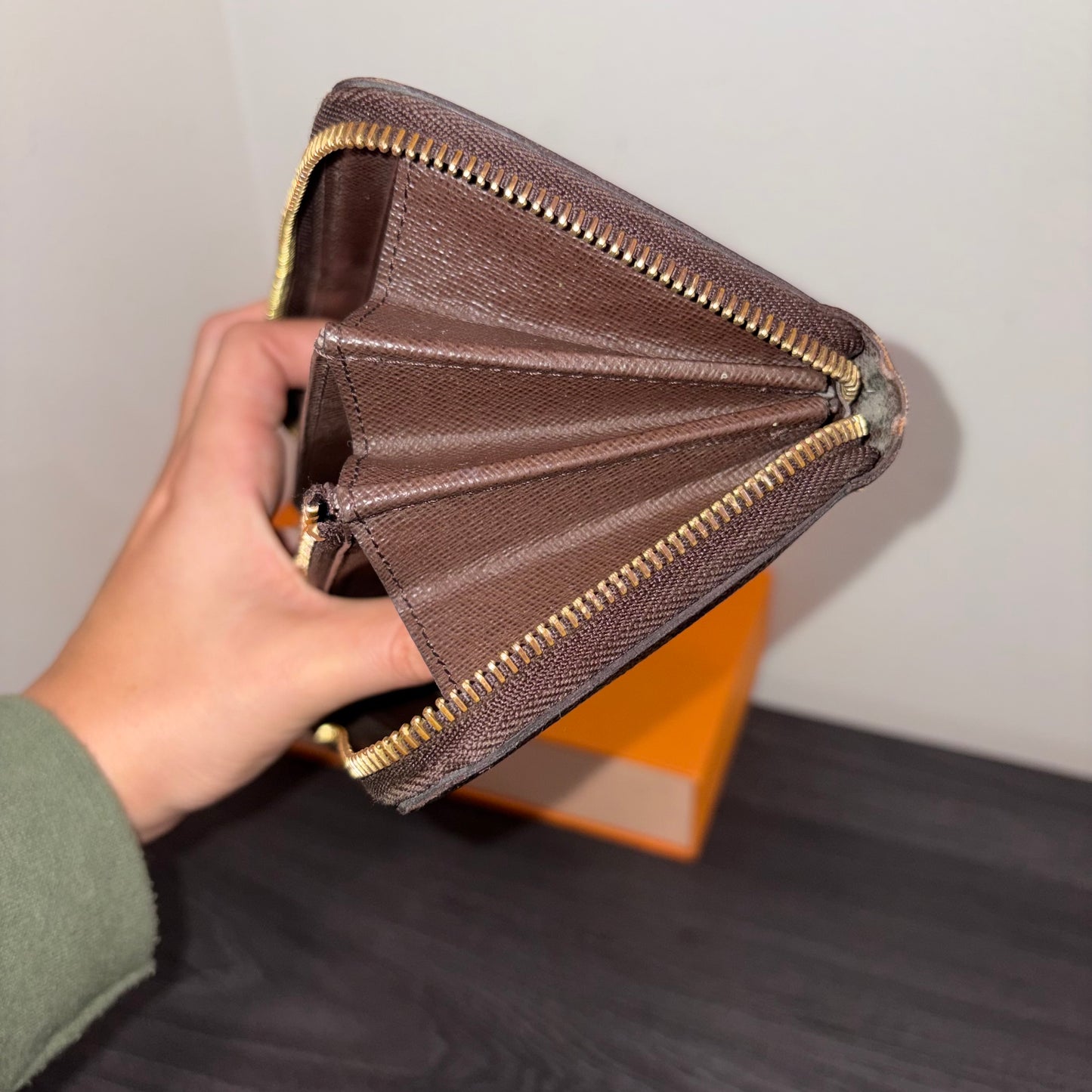 #1101-14 LOUIS VUITTON Damier Ebene Zip Wallet