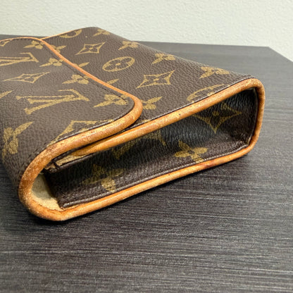 #3213 LOUIS VUITTON Monogram Pochette