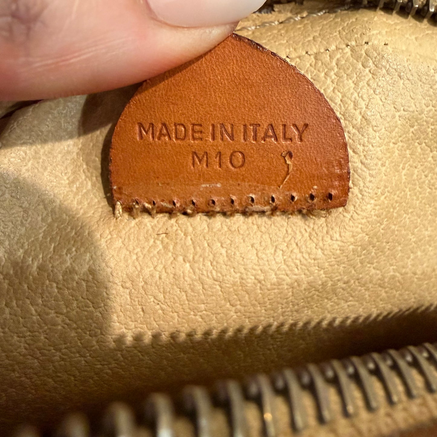 8916 CELINE Vintage Crossbody