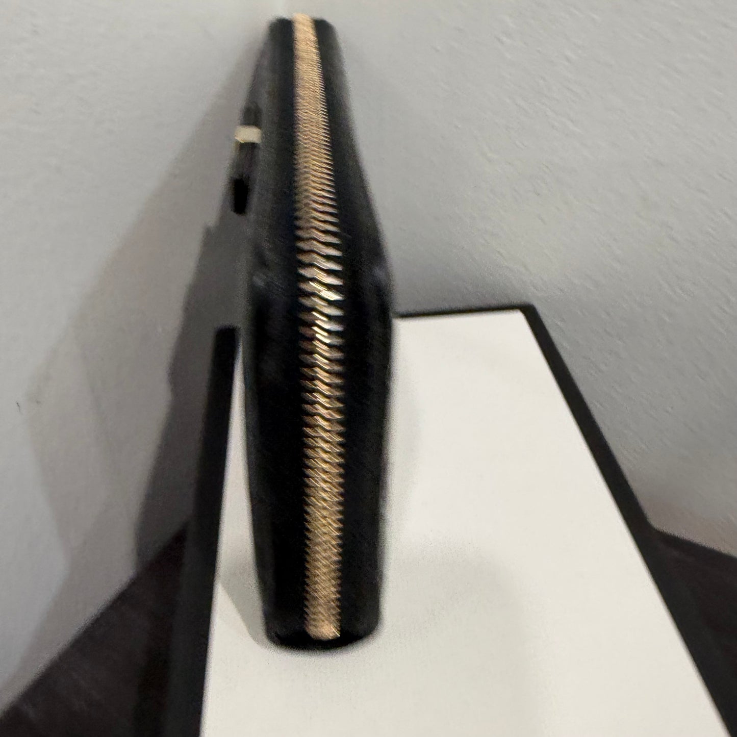 #3233 GUCCI Black Zip Wallet