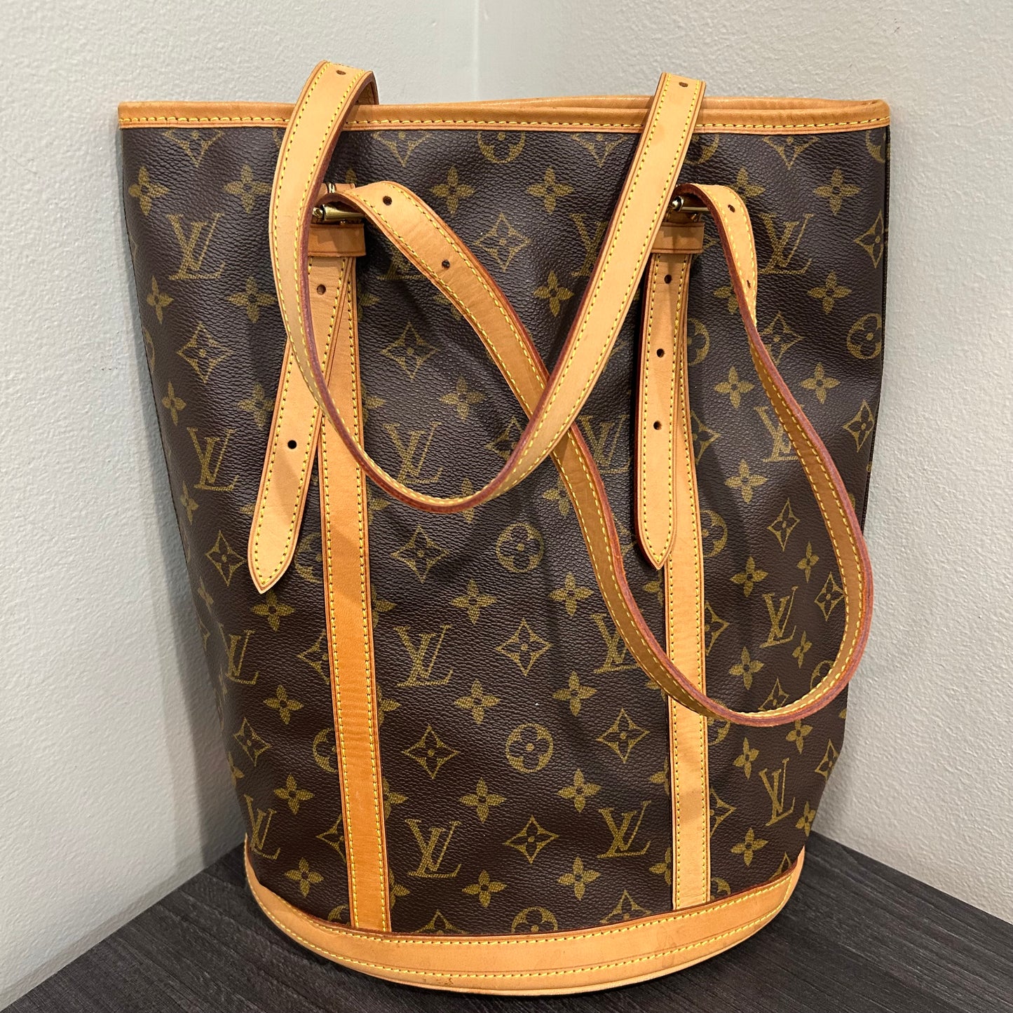 #417 LOUIS VUITTON Bucket GM