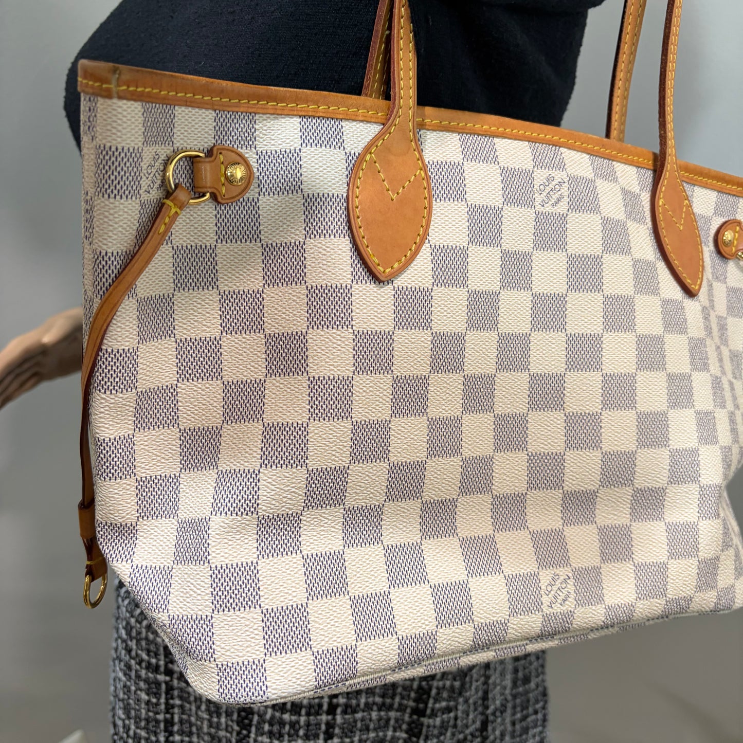 #8239 LOUIS VUITTON Damier Azur Neverfull PM