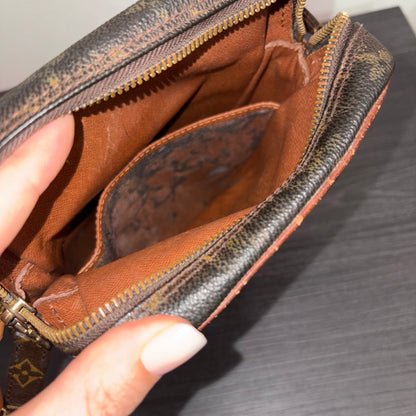 8911 LOUIS VUITTON Monogram Amazone MM Crossbody